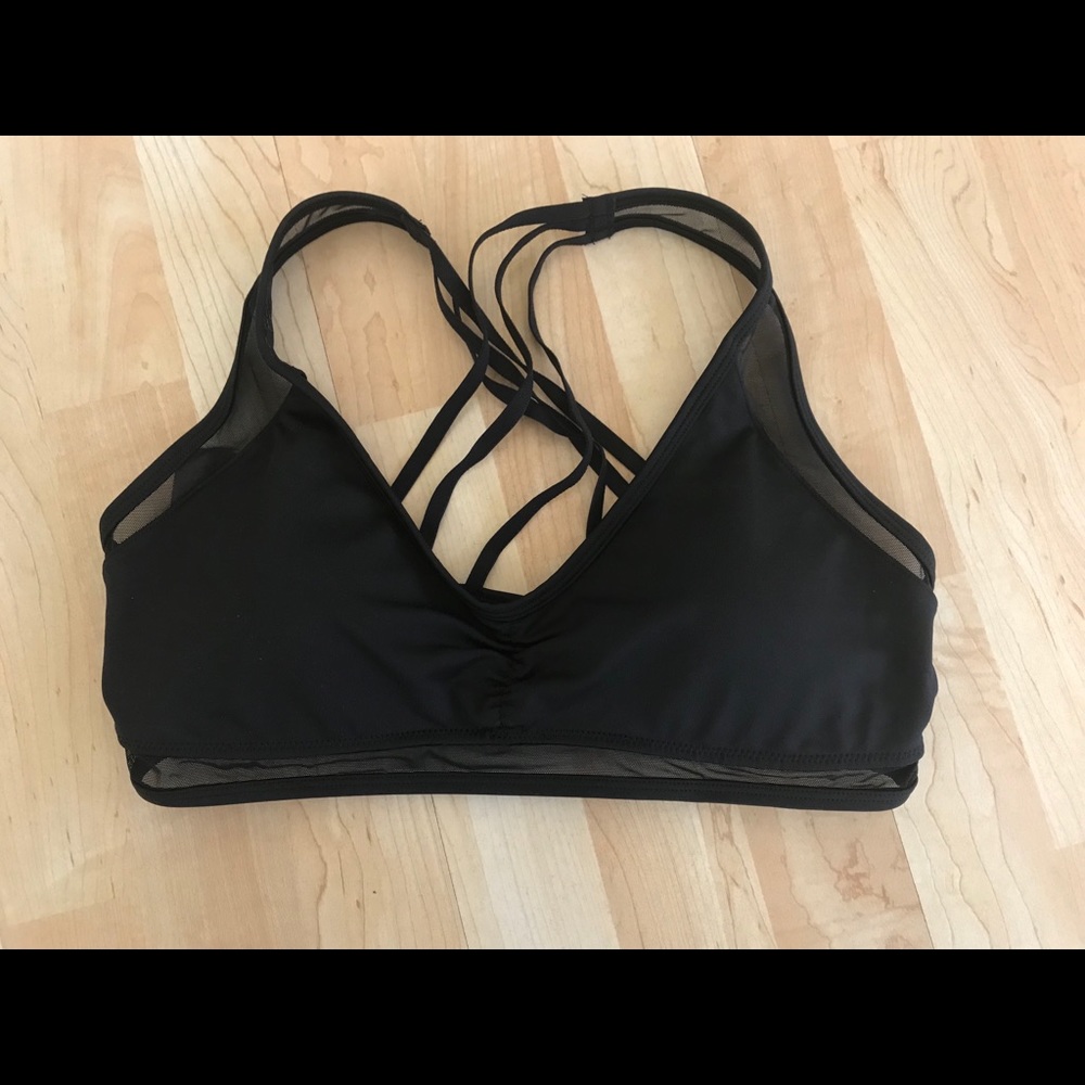 Black sports bra
